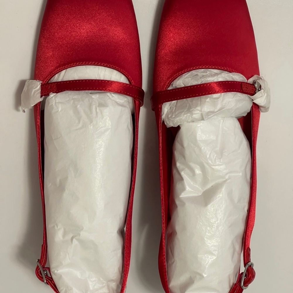 Lisa Says Gah mackie heels. Red Satin Slingback Mules with Flower Buckle - Picture 2 of 11